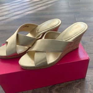 Lilly Pulitzer gold sandals new